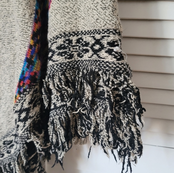 AZ Southwestern Poncho, Size OS - Picture 7 of 11